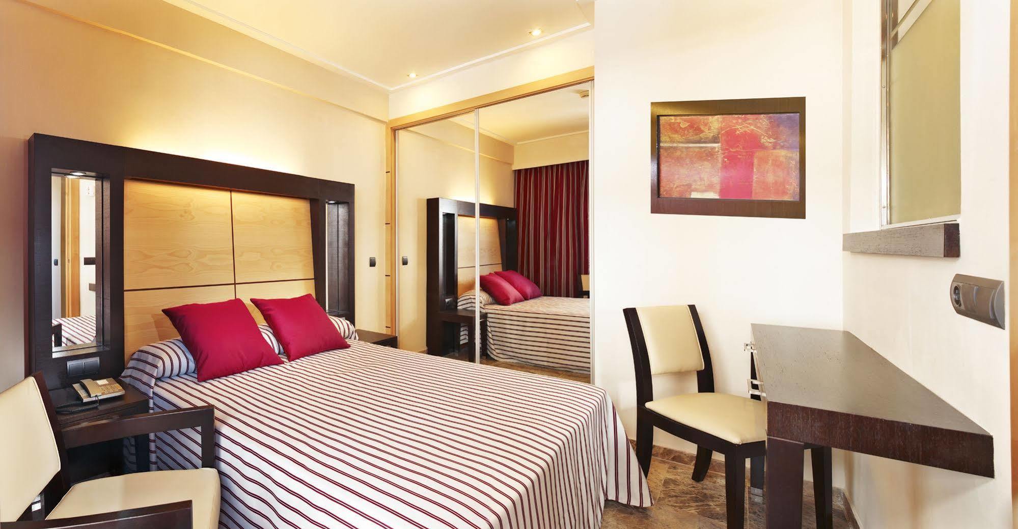 Mll Mediterranean Bay - Adults Only Эл Аренал Экстерьер фото